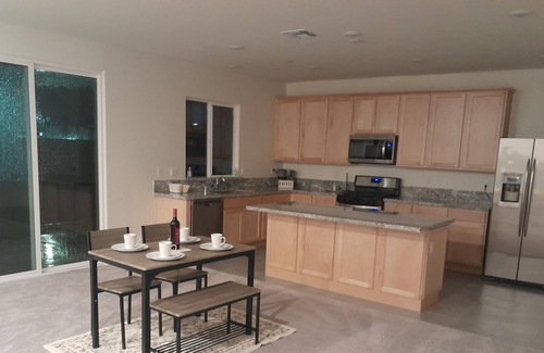 Fowler Casa | Beautiful open new home located in the beautiful city of Fowler California......