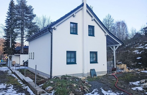 Zlate Hory Casa | Maravillosa casa de vacaciones privada con WIFI, TV, patio, mascotas permitida y aparcamiento