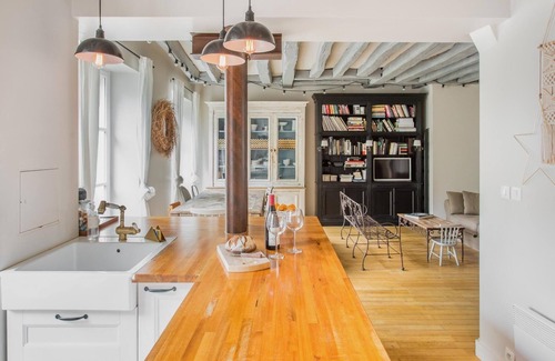 5th Arrondissement Apartamento | Beautiful Parisian Apartment Full of Light