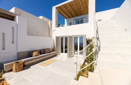 Chrissi Akti Villa | Beautiful Paros Villa | Villa Katherine | 5 Bedrooms | Access to Pool & Stunning Sea Views