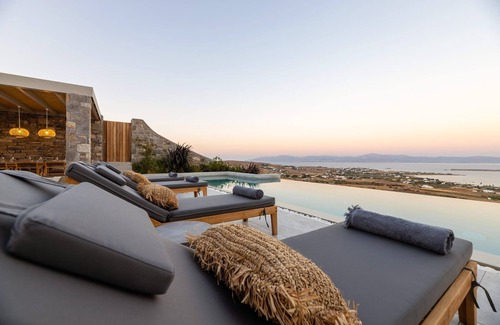 Chrissi Akti Villa | Beautiful Paros Villa | Villa Katherine | 5 Bedrooms | Access to Pool & Stunning Sea Views