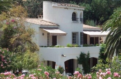 Portigliolo Casa | Hermosa villa tranquila, de lujo, frente al mar, gran bahía ve Ajaccio, tenis
