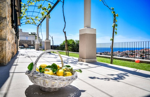 Dubrovnik Villa | Beautiful peaceful villa with a pool in the center of Dubrovnik