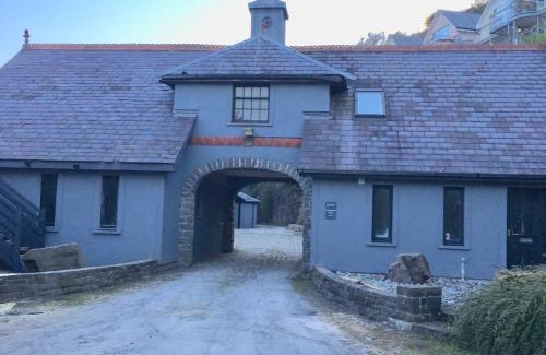 Pendine Casa | Beautiful Pendine Manor House in West Wales