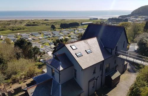Pendine Casa | Beautiful Pendine Manor House in West Wales