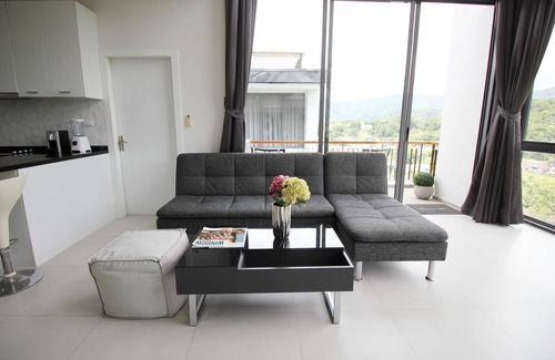 Kamala Apartamento | Beautiful Penthouse Apartment with Mountain Views