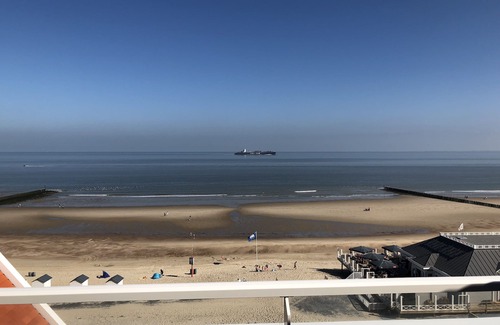 Cadzand-Bad Apartamento | Precioso ático con espectaculares vistas al mar y piscina