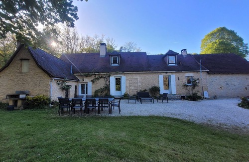 Coulaures Casa | BEL ENSEMBLE PERIGOURDIN 8/12 personas PISCINA PRIVADA EN EL OREE DE UN BOSQUE