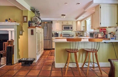 East Haddam Apartamento | Beautiful Period Intact Victorian Apartment in East Haddam, CT