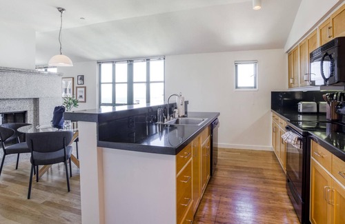 Russian Hill Apartamento | Beautiful Pet-Friendly 2BR in Russian Hill