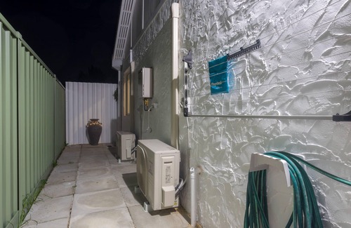 North Perth Apartamento | Beautiful Pet Friendly 1BR Cottage With Patio