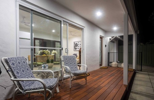 North Perth Apartamento | Beautiful Pet Friendly 1BR Cottage With Patio