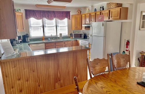 Engelhard Casa | Beautiful pet friendly lodge in a quaint fishing village and sleeps 16