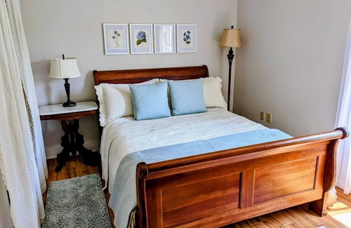 Leicester Otro | Beautiful, pet friendly farmstay - 11 mi to dwtn Asheville; 12 mi to Biltmore!