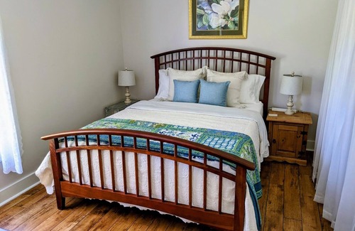 Leicester Otro | Beautiful, pet friendly farmstay - 11 mi to dwtn Asheville; 12 mi to Biltmore!