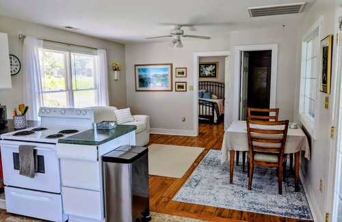 Leicester Otro | Beautiful, pet friendly farmstay - 11 mi to dwtn Asheville; 12 mi to Biltmore!