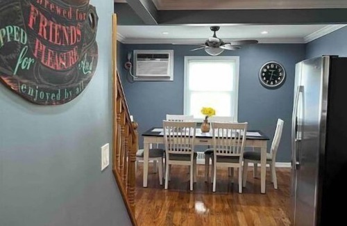 Teaneck Casa | Beautiful place minutes away to New York City .
