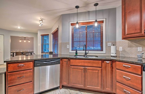 Pocono Lake Cabaña | Beautiful Pocono Lake Cottage w/ Game Room!