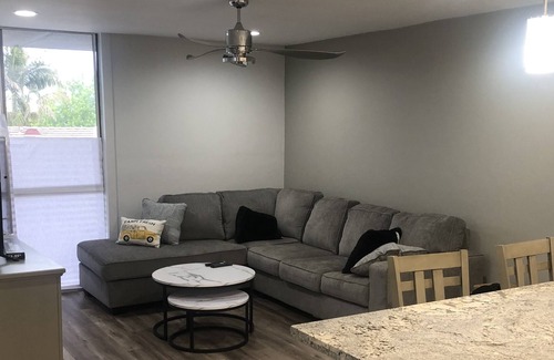 Point Loma Heights Condominio | Beautiful Point Loma, Close to Beaches, SeaWorld, Pachanga Arena