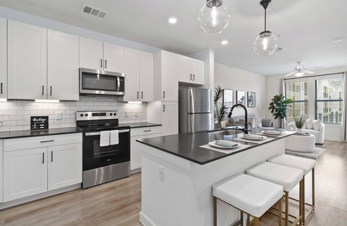 Gruene Apartamento | Beautiful Pool Front Apartment, New Braunfels/Gruene, TX