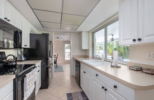 Sarasota Casa | Hermosa casa de la piscina a minutos de la playa de Siesta Key y el pueblo de la siesta.