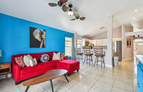 Orlando Casa | Beautiful Pool & King Bed Home/10 Minutes from MCO