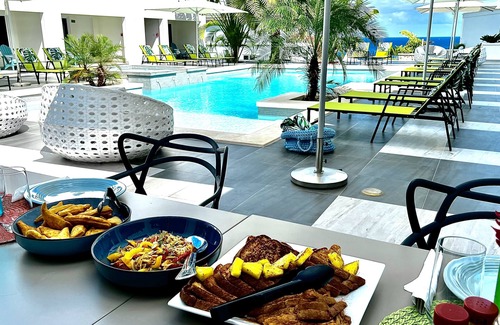 Salt Gut Apartamento | Beautiful poolside room
