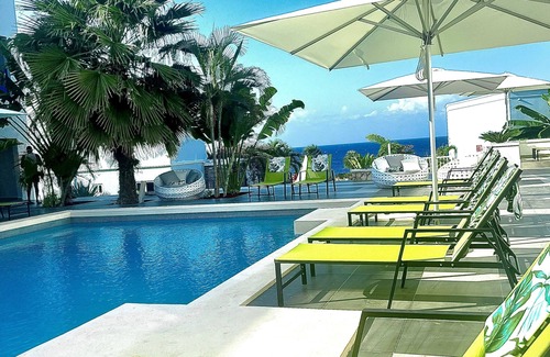 Salt Gut Apartamento | Beautiful poolside room