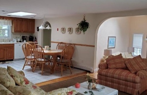 Popponesset Casa | Beautiful Popponesset Beach Home, short walk to the beach