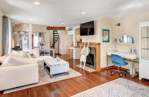 Portsmouth Casa | Beautiful Portsmouth Cottage By the Sea with Jacuzzi