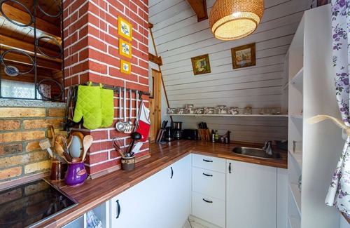 Strizovice Casa | Preciosa casa de vacaciones privada con WIFI, TV, patio, mascotas permitida y aparcamiento