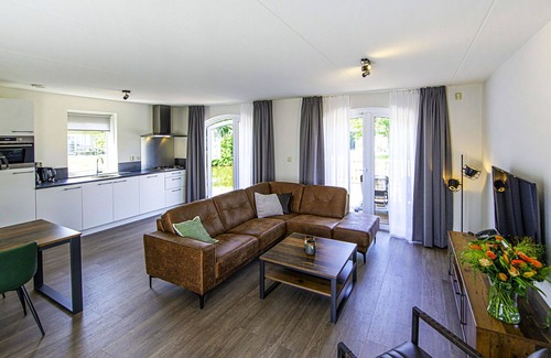 Municipality of Hellevoetsluis Casa | Estupenda casa de vacaciones privada para 4 personas con WIFI, piscina, TV, terraza y aparcamiento