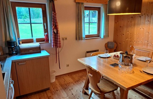 Liebenfels Casa | Maravillosa casa de vacaciones privada para 5 personas con TV y terraza