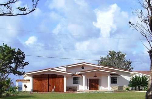 Mechi Otro | Beautiful Private Beach Front Ranch Home