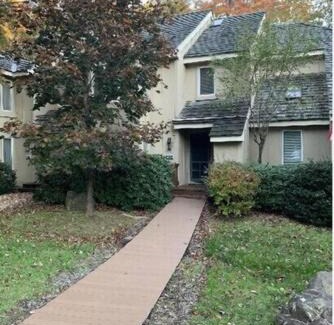 Pocono Pines Casa | Beautiful Private Community Lakefront Rustic/ Modern Style Townhouse (Pinecrest)