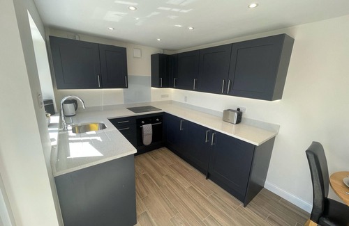 Dinas Powys Casa | Beautiful Private Detached 1-bed Bungalow