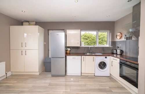 Cork Casa | Beautiful Private House. 10 mins drive to City Centre & Blarney Castle.