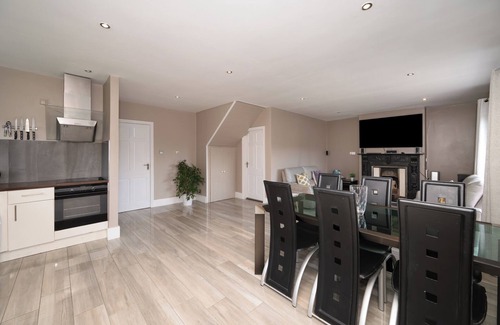 Cork Casa | Beautiful Private House. 10 mins drive to City Centre & Blarney Castle.