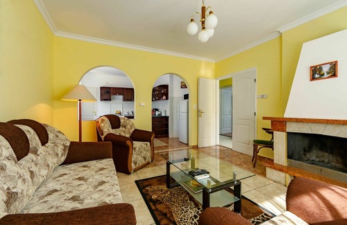 Balatonszarszo Casa | Estupenda casa de vacaciones privada con piscina privada, A/C, WIFI, TV, terraza, aparcamiento