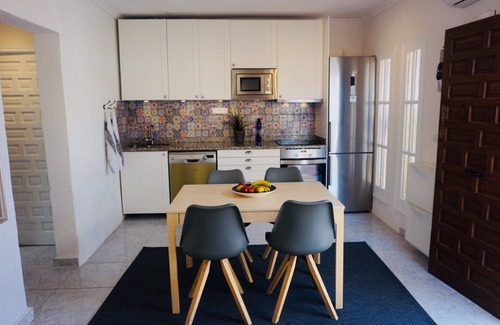 Torrevieja Villa | Hermosa villa con piscina privada cerca de la playa y la ciudad