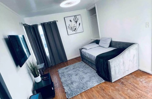 Los Angeles Apartamento | Beautiful private upstairs studio close to USC, LAX, SOFI, BMO