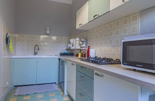 Oppede Casa | Maravillosa casa de vacaciones privada para 4 personas con TV, patio y aparcamiento