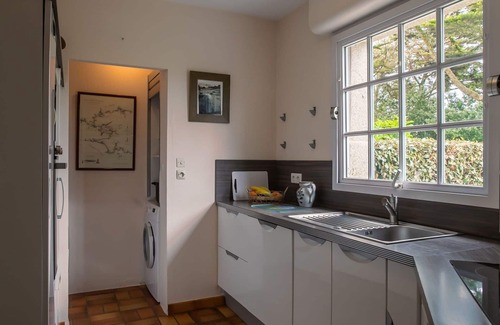 Berven Casa | Maravillosa casa de vacaciones privada con WIFI, TV, patio, mascotas permitida y aparcamiento