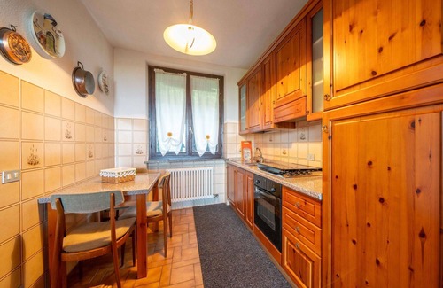 Brezzo di Bedero Casa | Maravillosa casa de vacaciones privada con WIFI, TV, terraza, mascotas permitida y aparcamiento