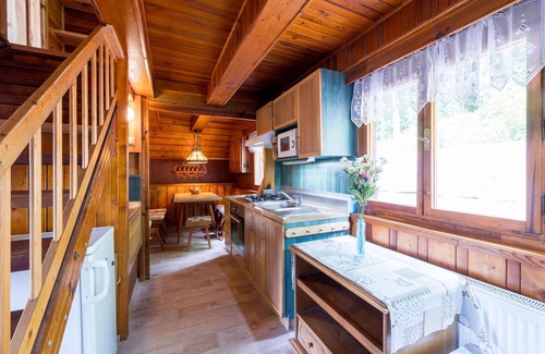 Benecko Casa | Casa de vacaciones privada con WIFI, TV, patio, mascotas permitida, vista panorámica, aparcamiento