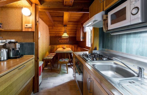 Benecko Casa | Casa de vacaciones privada con WIFI, TV, patio, mascotas permitida, vista panorámica, aparcamiento