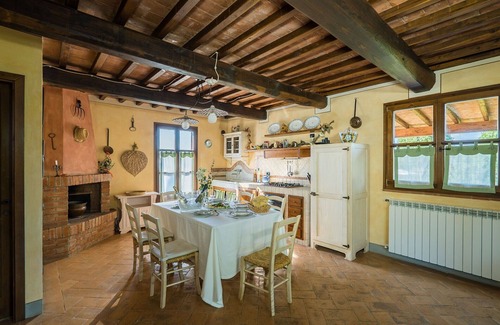 Montaione Villa | Casa de vacaciones con piscina, jacuzzi, A/C, WIFI, TV, balcón