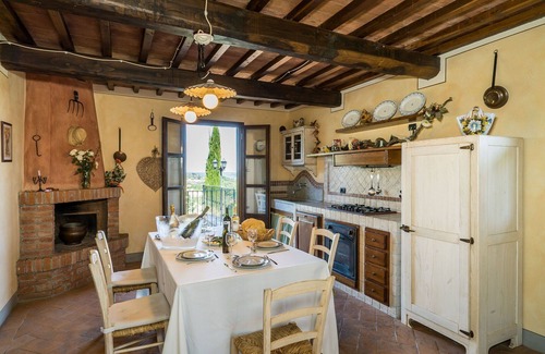 Montaione Villa | Casa de vacaciones con piscina, jacuzzi, A/C, WIFI, TV, balcón