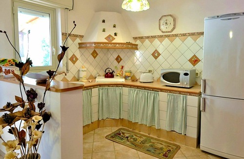 Mockarta Villa | Preciosa casa de vacaciones privada con A/C, piscina privada, WIFI, TV, patio, aparcamiento