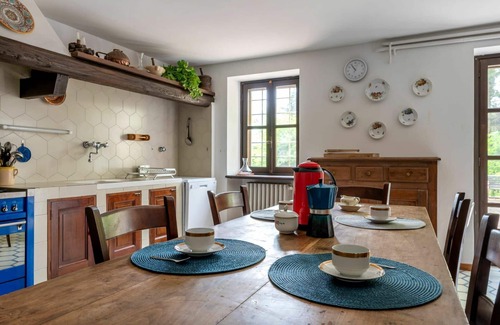 Ferrere Casa | Casa de vacaciones privada con WIFI, piscina privada, TV, terraza, mascotas permitida, aparcamiento